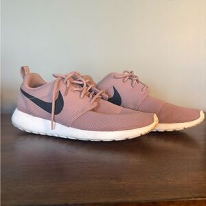 Nike Women's Pink Roshe